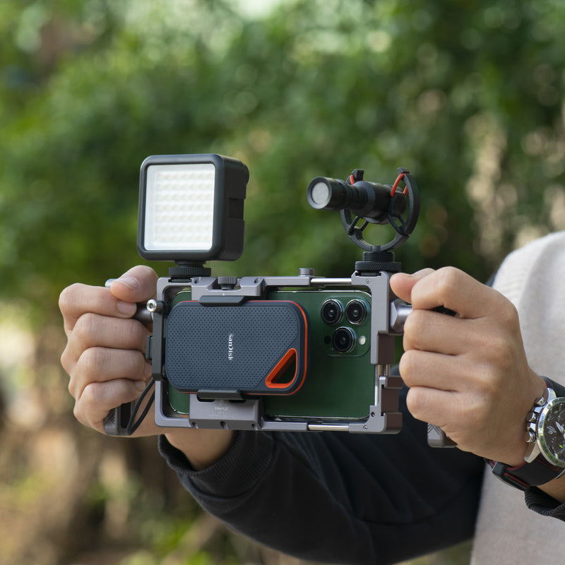 Load image into Gallery viewer, FANAUE SSD Mount Bracket SSD Holder for Samsung T5/T7 SSD, SanDisk SSD, SanDisk SSD T5/T7/T2, Compatible with SmallRig Cage for BMPCC 6K Pro - 3272